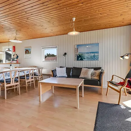 Hyggeligt Taet Pa Vesterhavet Sj466 Semesterbostad Harboør