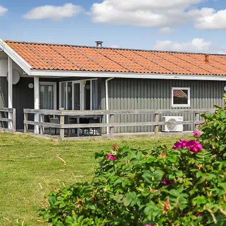 Hyggeligt Taet Pa Vesterhavet Sj466